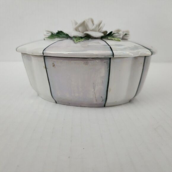 Vintage 1945 Porcelain de France Lusterware Trinket Box &Lid Gray Embossed Roses - Picture 9 of 9